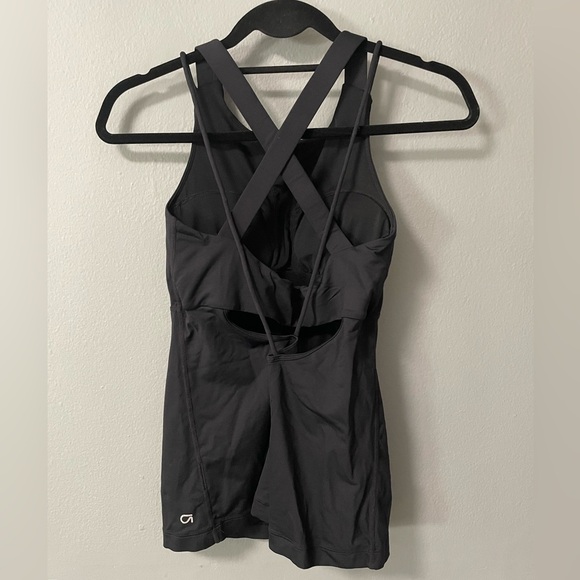 Old Navy Active Powersoft Print Crop Leggings in Small. GapFit Strappy Top in XS - Picture 13 of 16